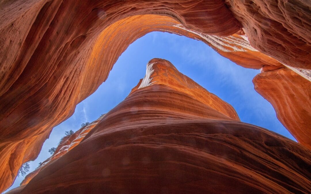 How to Get the Best Views in Peek-a-boo Slot Canyon